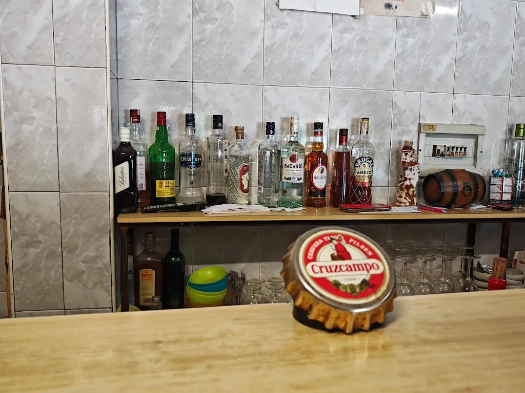 Bar Stop_Almendral de la Cañada_slider_image_2