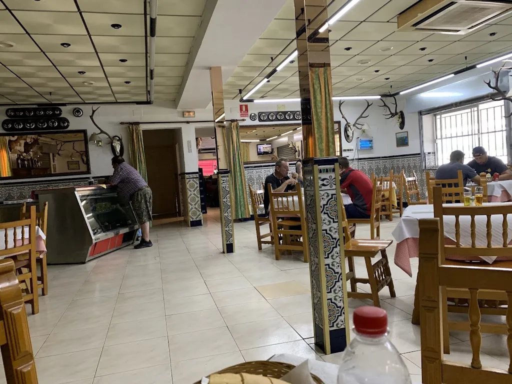 Hostal Restaurante El Júcar restaurant in Añover de Tajo