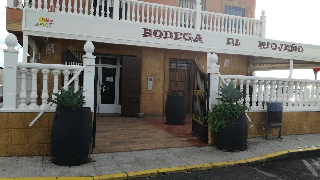 Bodega el Riojeño_Mojonera La_slider_image_1