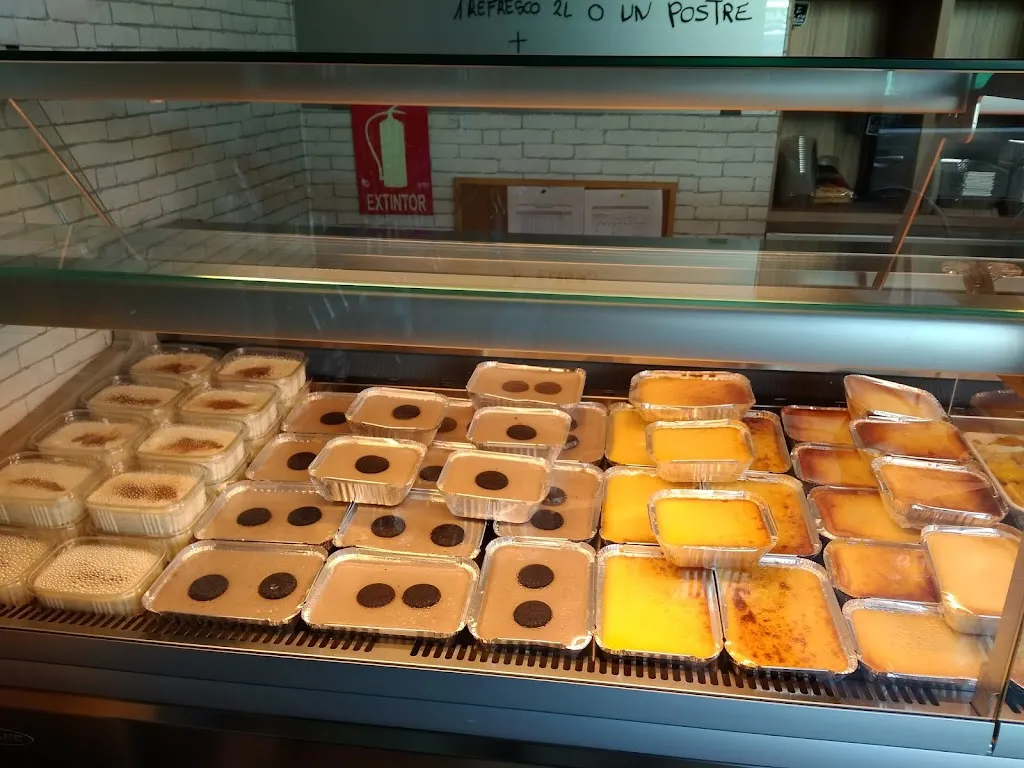 Soluna Gastronomía, Asador de Pollos restaurant in Argés