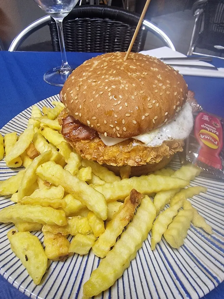 Estela Espinel_Cerveceria Torre Cervatos_Argés_review