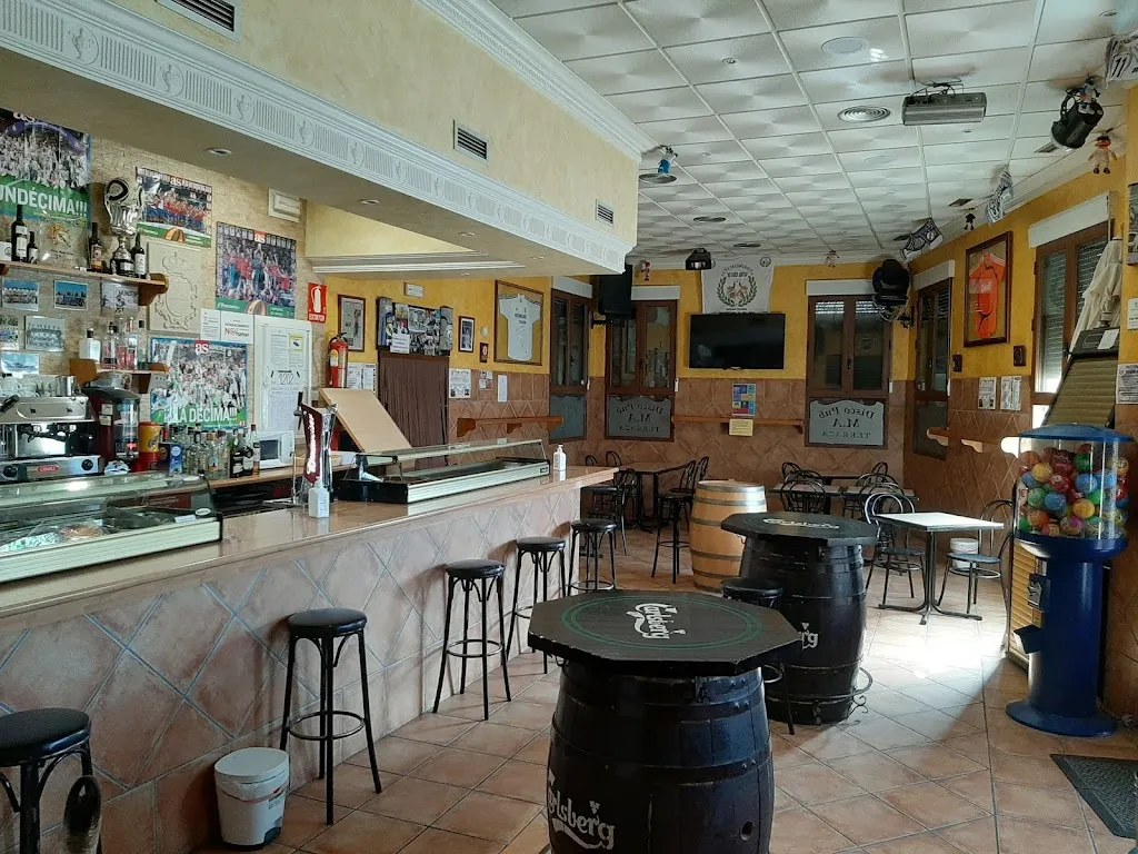 Disco-Pub Terraza M&A restaurant in Burujón