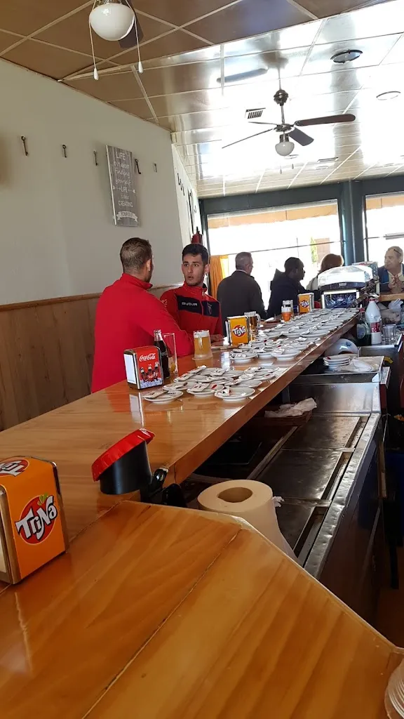 Cafe Bar . Squem ._Cabañas de la Sagra_slider_image_3