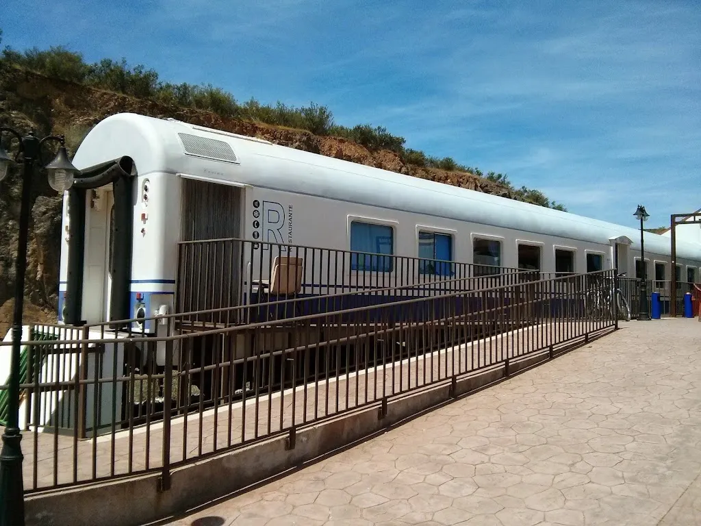 Los Vagones de la estación de la Pizarrita_Campillo de la Jara El_slider_image_2