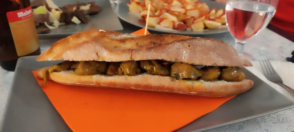 CAFÉ BAR RE-MO._Camuñas_slider_image_2