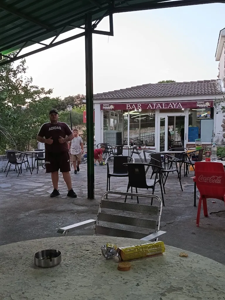 Asun Tina_Bar Atalaya_Cardiel de los Montes_recensione