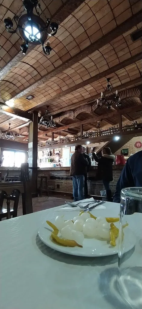 Pablo A. Pérez_Hostal Mesón Ajampar_Carpio de Tajo El_review