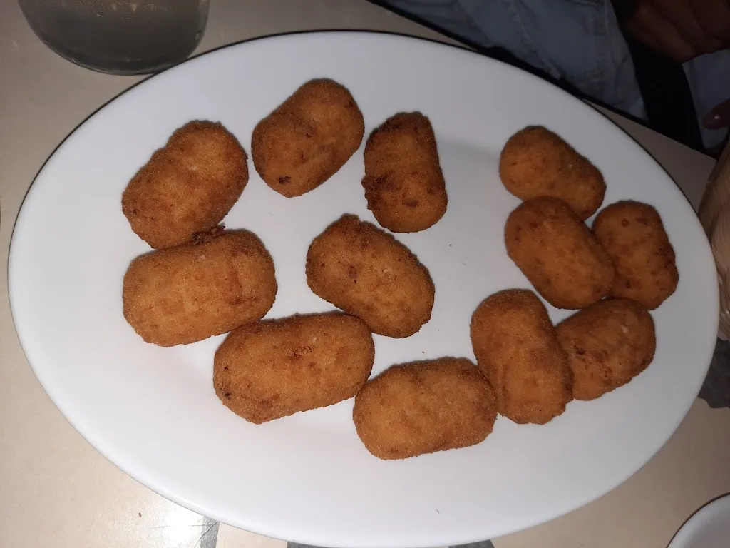 Tamara Lanzarote_Hostal Mesón Ajampar_Carpio de Tajo El_review