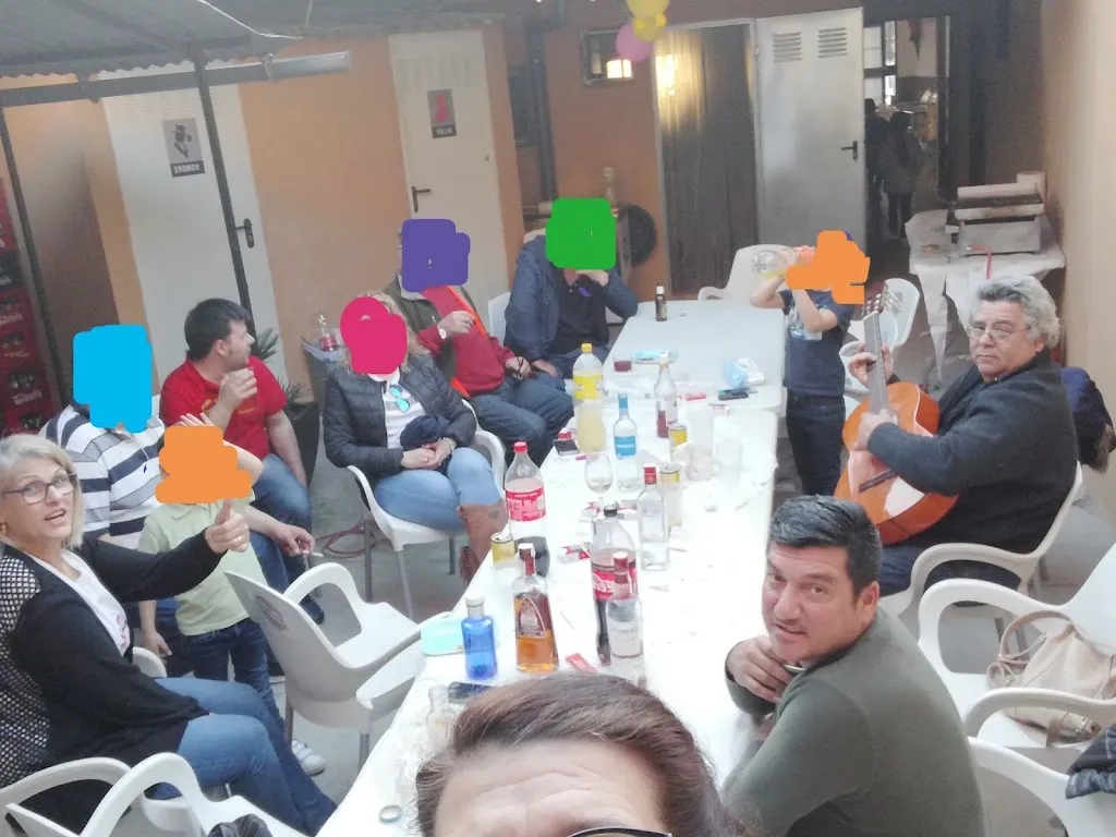 Esther Bajomorales_Bar La Farola_Casar de Escalona El_review