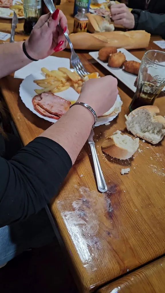 Maura Fernandez Rodriguez_cerveceria El Paso_Casar de Escalona El_review