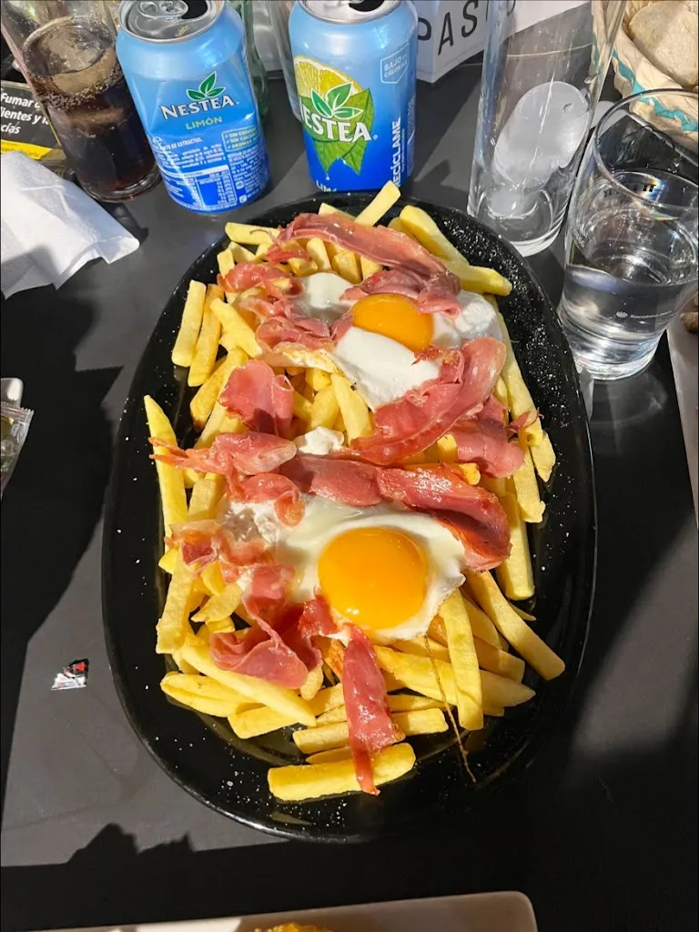 Elena Haro_cerveceria El Paso_Casar de Escalona El_review