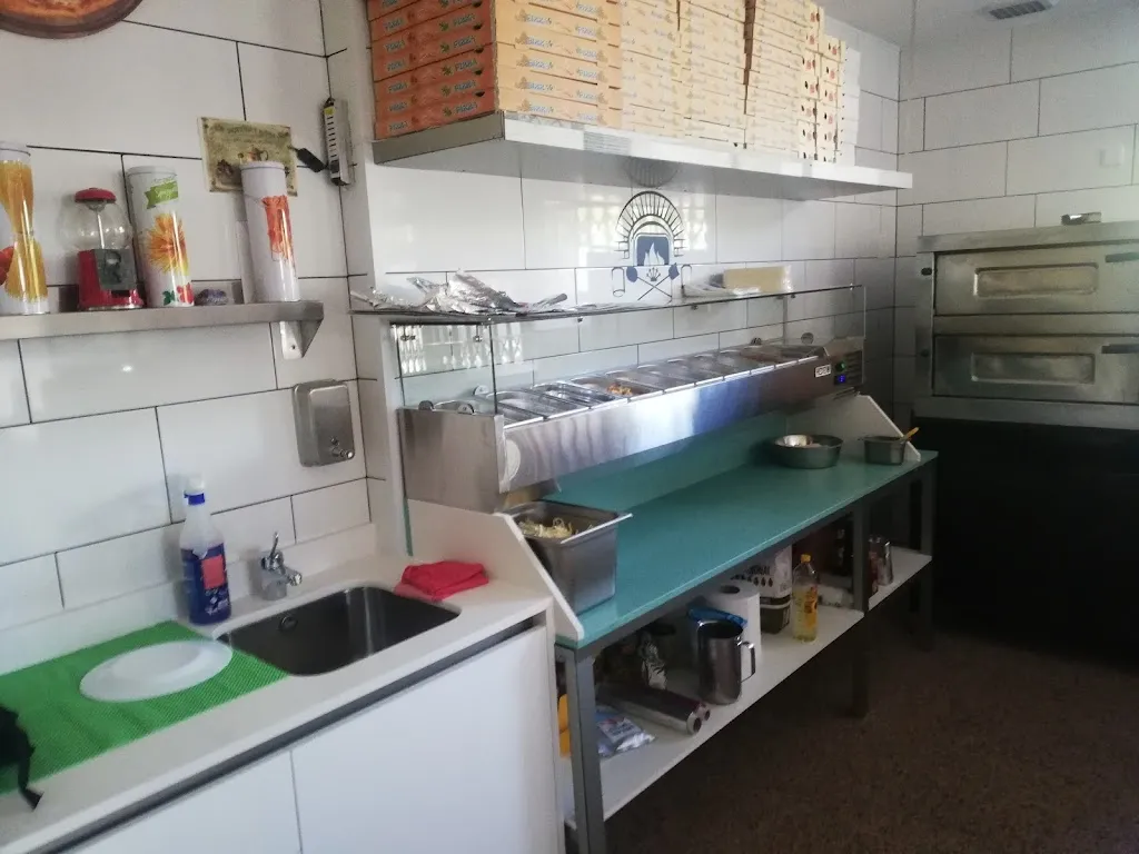 PIZZERIA SALVATORE restaurant in Carranque