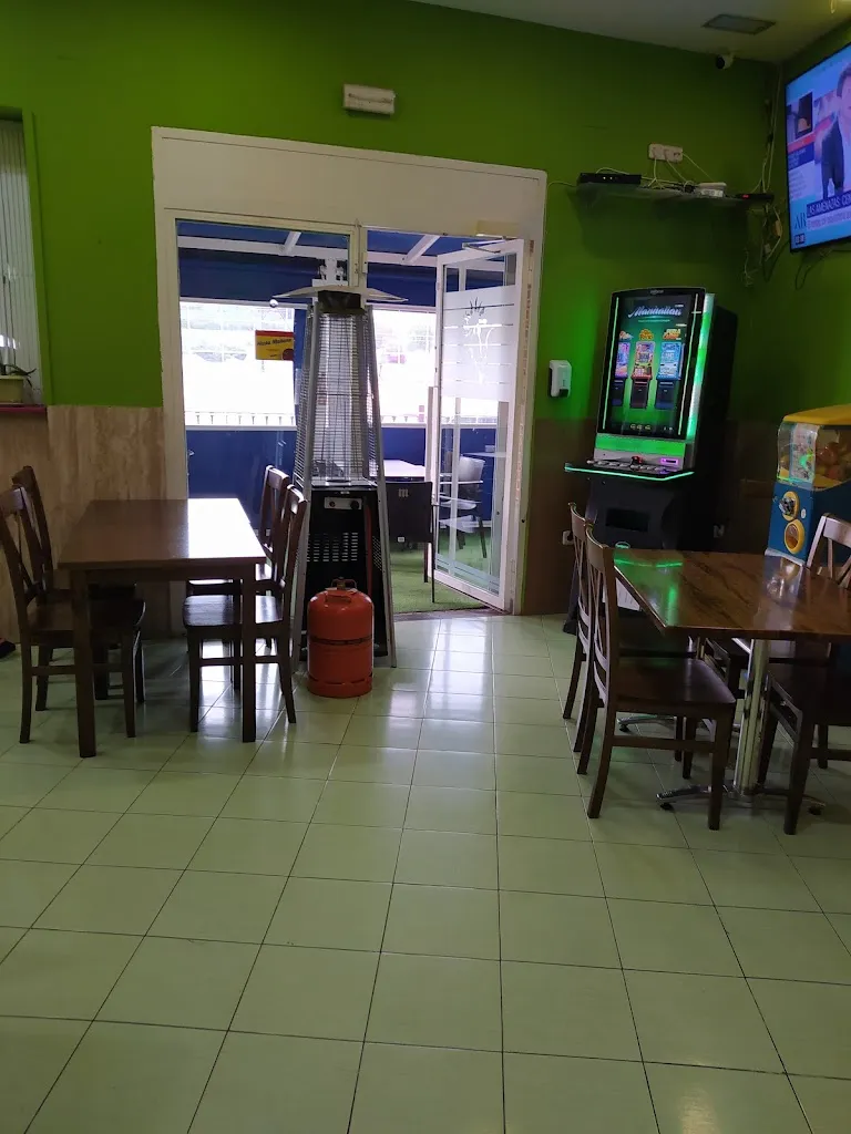 Pablo A. Pérez_Bar La Fuente_Carranque_review