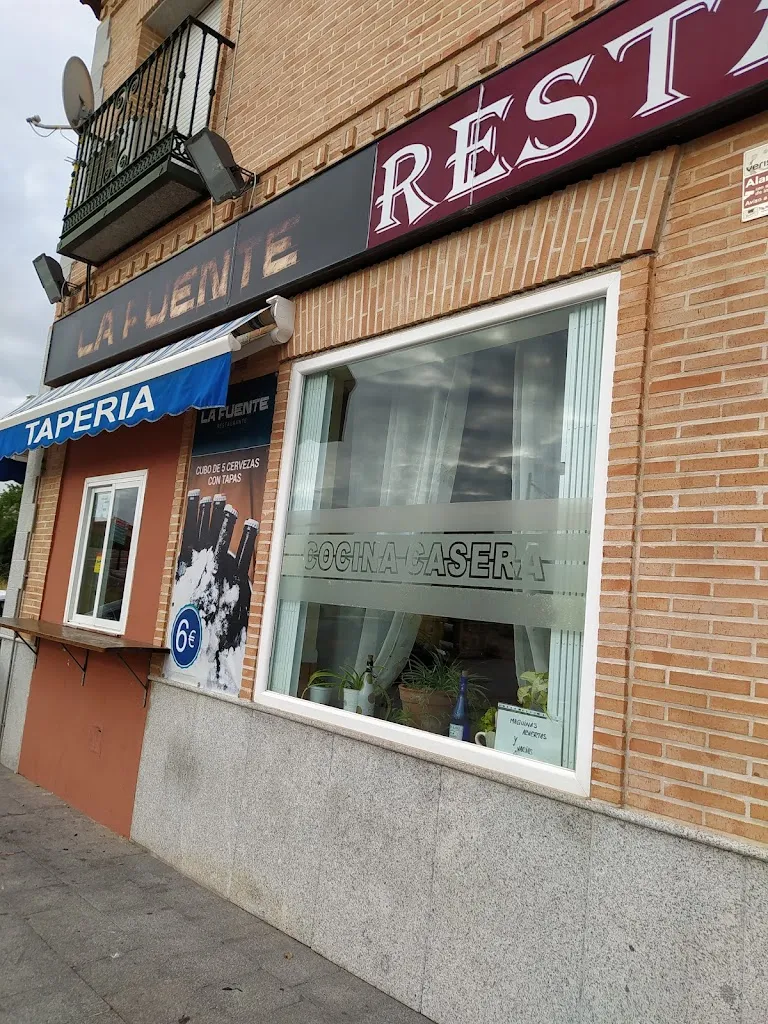 Bar La Fuente restaurant in Carranque