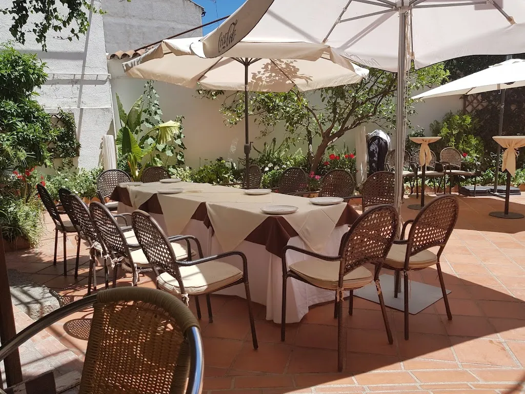 Hostal Rural - Restaurante La Posada de Bayuela_Castillo de Bayuela_slider_image_1