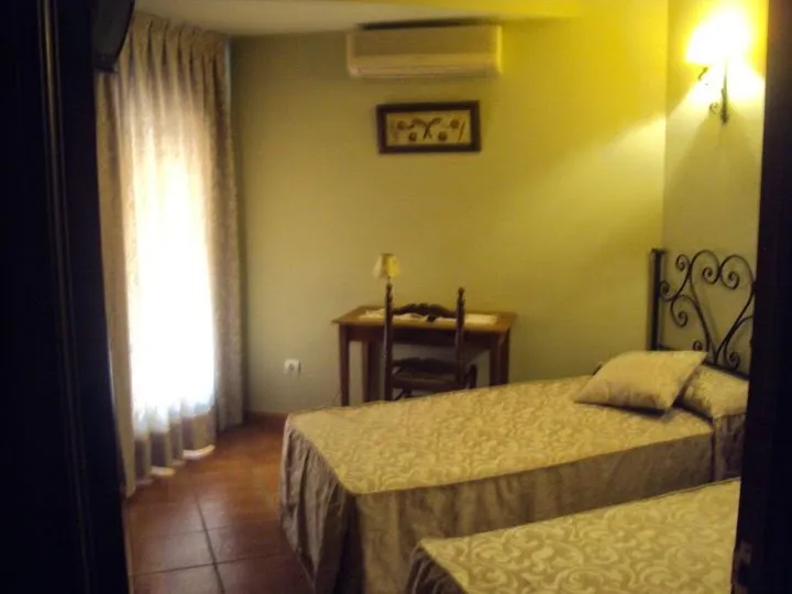 Hostal Rural - Restaurante La Posada de Bayuela_Castillo de Bayuela_slider_image_3