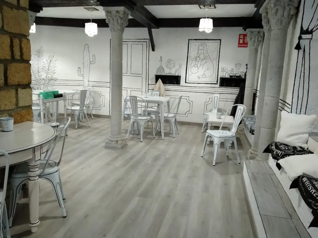 EL TORO restaurant in Castillo de Bayuela