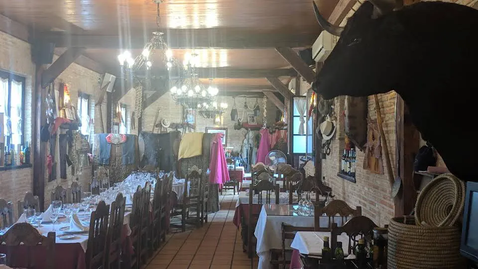Asador de Leña El Rey restaurant in Casarrubios del Monte