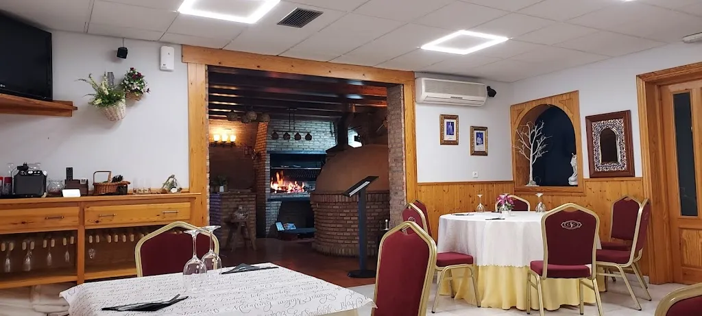 Hostal Restaurante Alfil_Cazalegas_slider_image_1