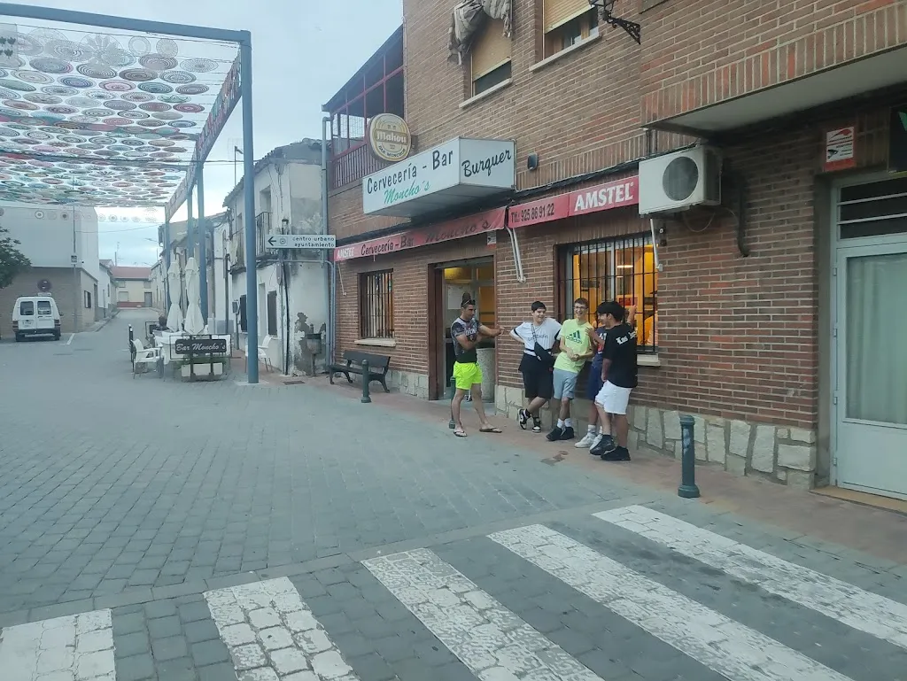 Daniel Moreno Puntero_Bar Monchos_Cazalegas_review