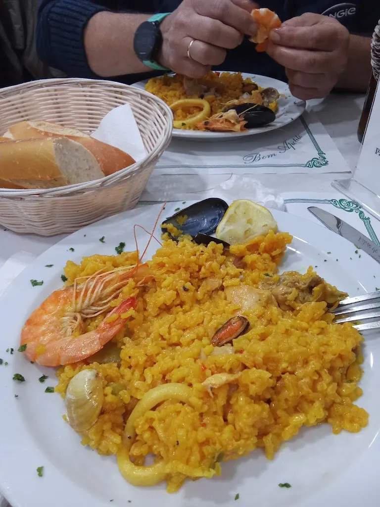 vicky martin_Bar Los Delfines_Cedillo del Condado_recensione