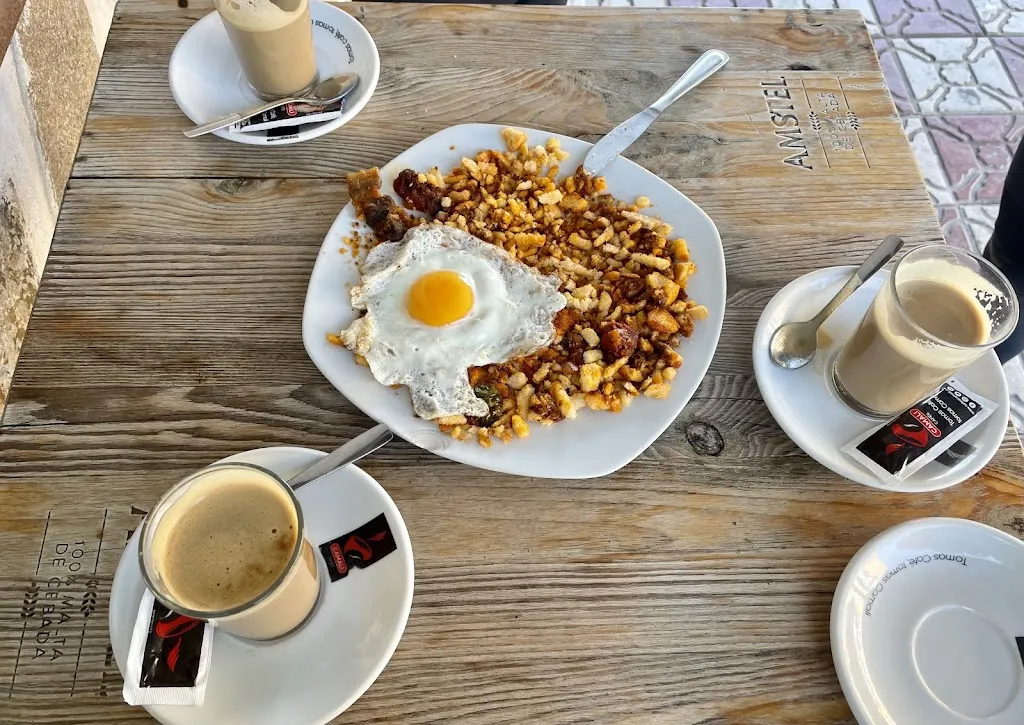 Pierre Menor_Bar Los Delfines_Cedillo del Condado_recensione