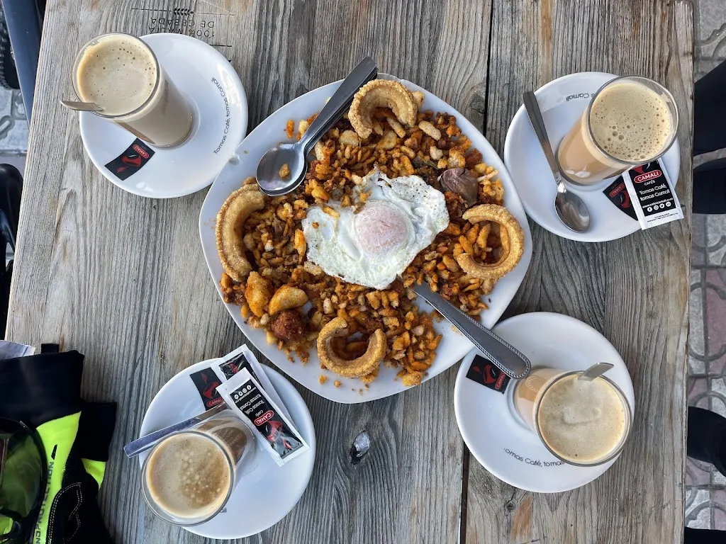 Bar Los Delfines_Cedillo del Condado_slider_image_2