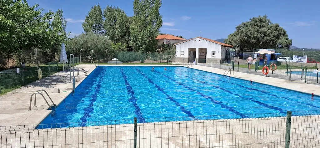 Andreea Maria_Piscina Municipal de Cervera de los Montes_Cervera de los Montes_review