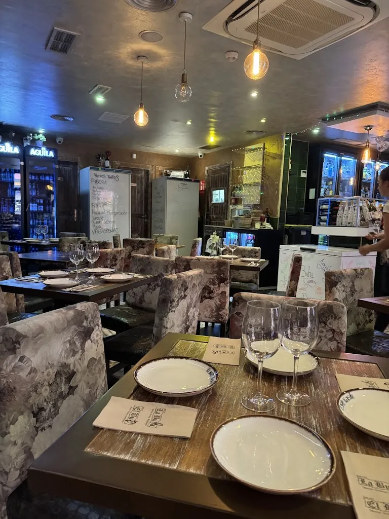 Taberna La Buha Chueca_Chueca_slider_image_3