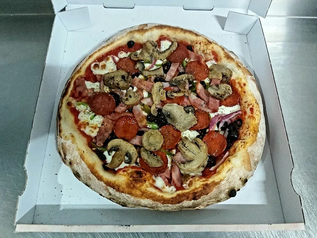 Menu_Giancarlo pizzas_Chozas de Canales_image_9