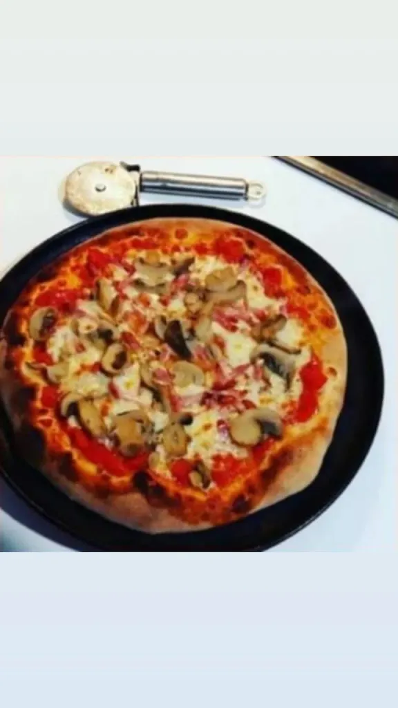 Giancarlo pizzas restaurant in Chozas de Canales