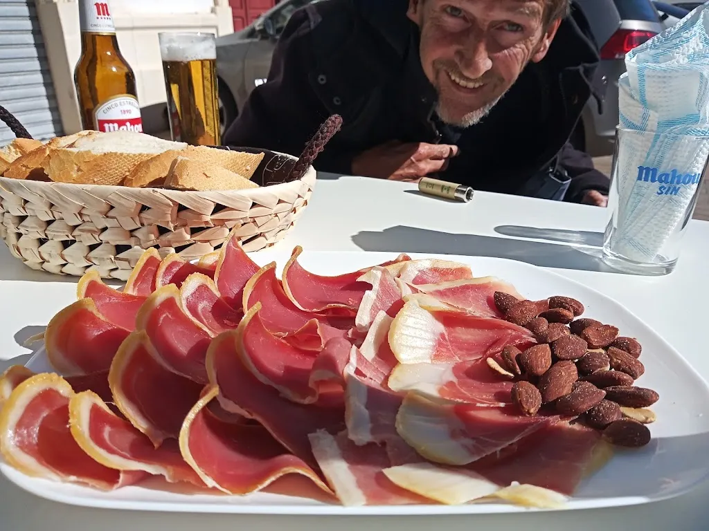 Menu_Bar Miguel_Paterna del Río_image_9