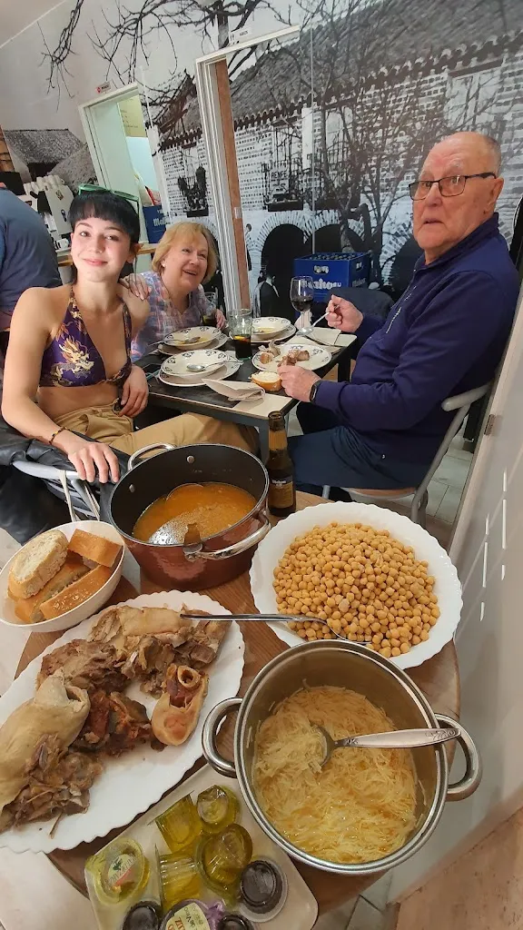 Esta y otras 3 más (Bar Terraza)_Cuerva_slider_image_2