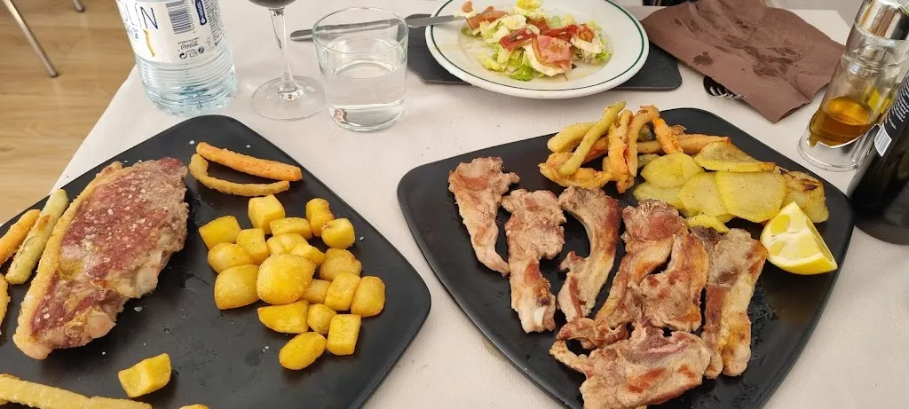 Restaurante Dos Barrios Buenisimo restaurant in Dosbarrios