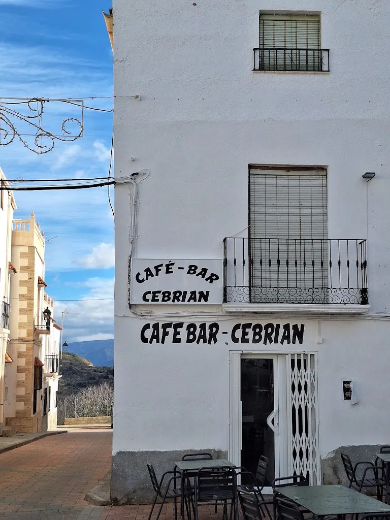 Café bar Cebrián_Paterna del Río_slider_image_2