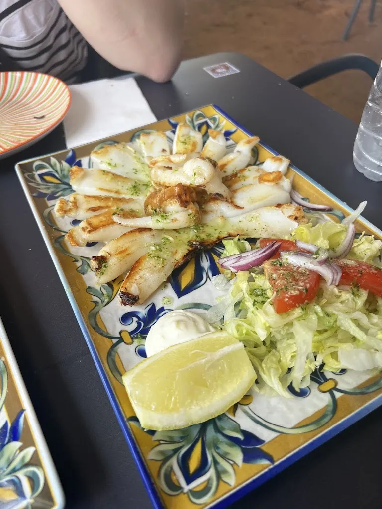 Liene Snukute_TERRAZA RESTAURANTE TRIKYTAPAS BLUE_Consuegra_review