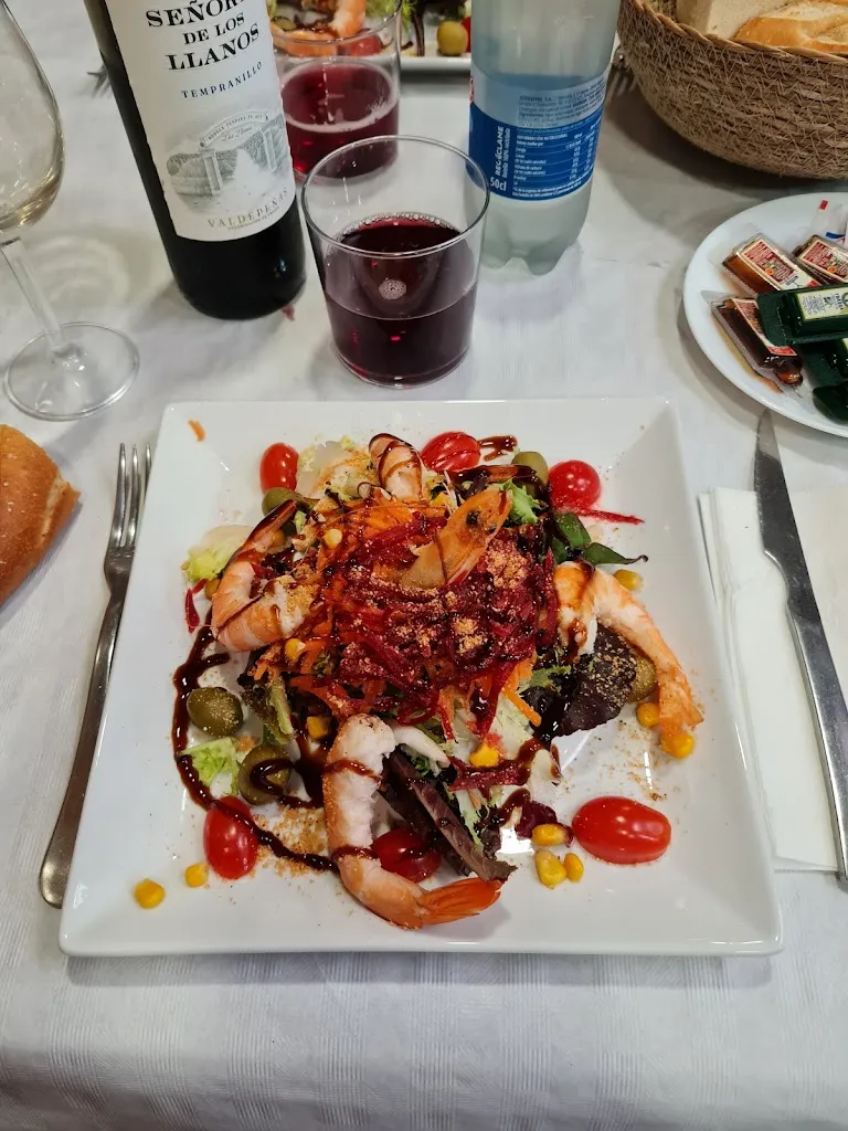 PEDRO A. “PETER”_La Galera Cafe Bar Restaurante Asador_Consuegra_recensione