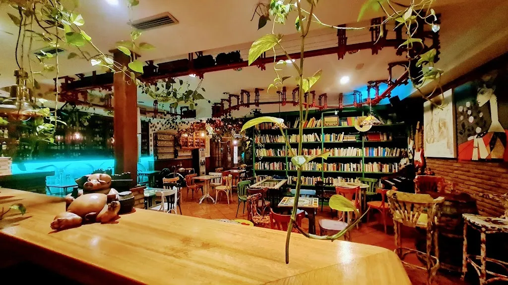 Bar El Patio restaurant in Consuegra