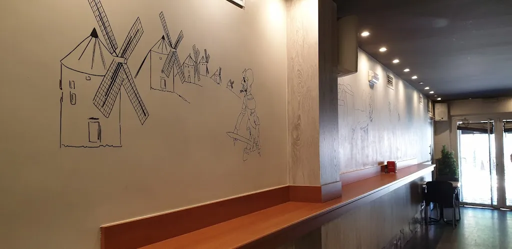 Viajandisimo_Pub Linea_Esquivias_review