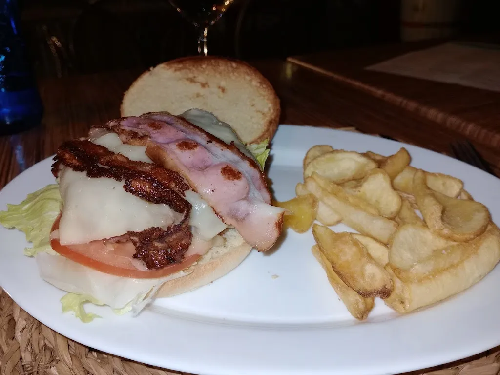 Frances Horne_Casino Rock Bar_Esquivias_recensione