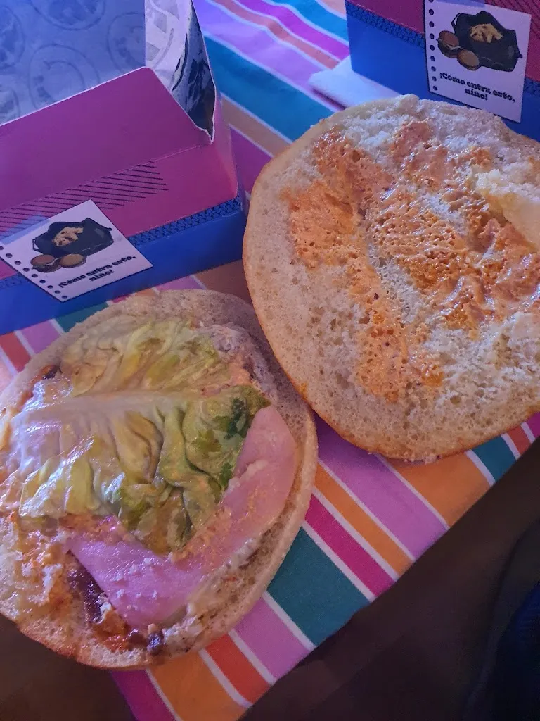 Jorge Gómez Vaello_La Gran Familia Mediterránea - Estrella Naos_Estrella La_review