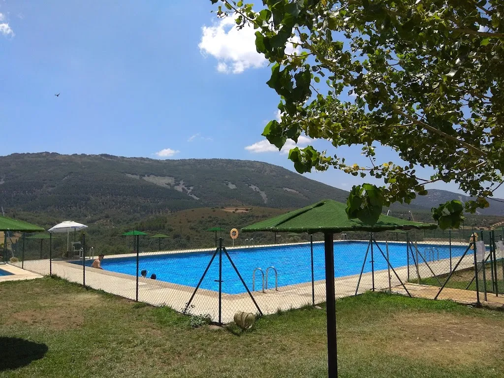 Antonio pomares ripio_Piscina Pública Municipal de Hontanar._Hontanar_review