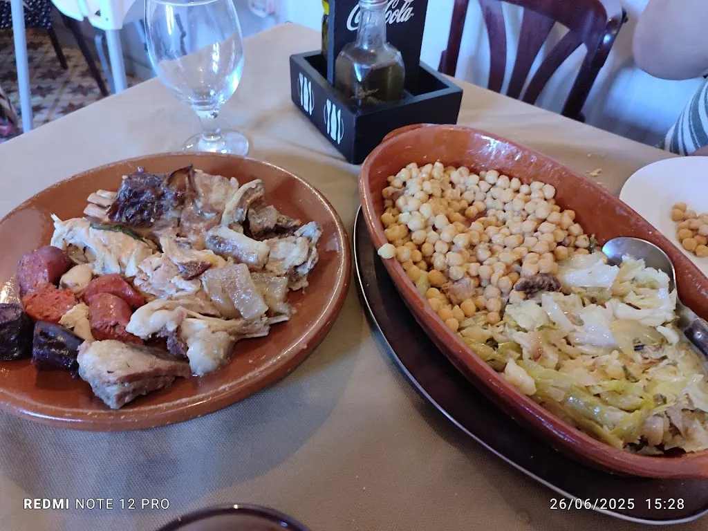 Elena Martinez_Casa Antonia - La Plaza_Hormigos_review