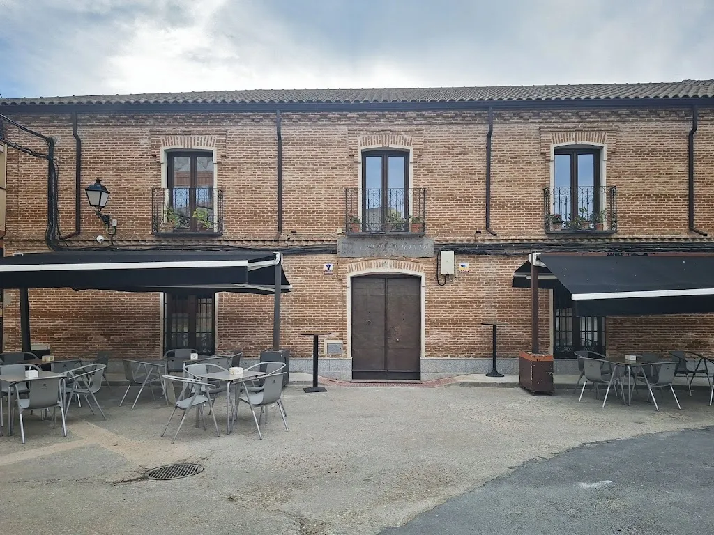 Casa Antonia - La Plaza_Hormigos_slider_image_3