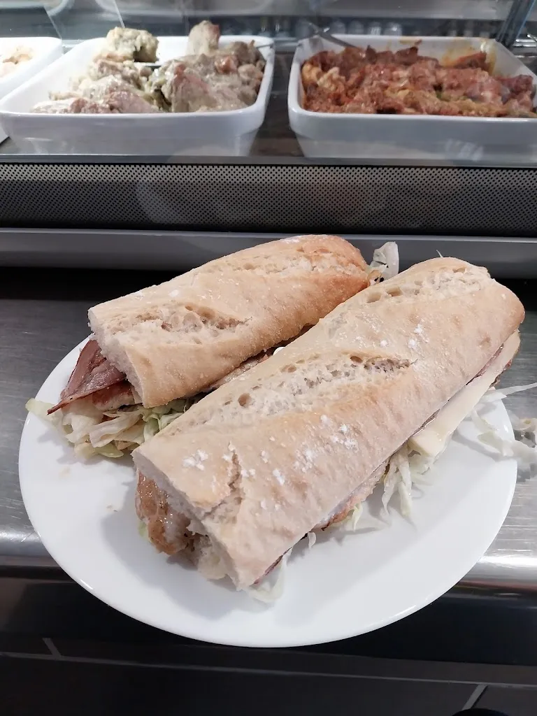 Ivan Nikolaev Yankov_Restaurane Mariola_Huecas_review