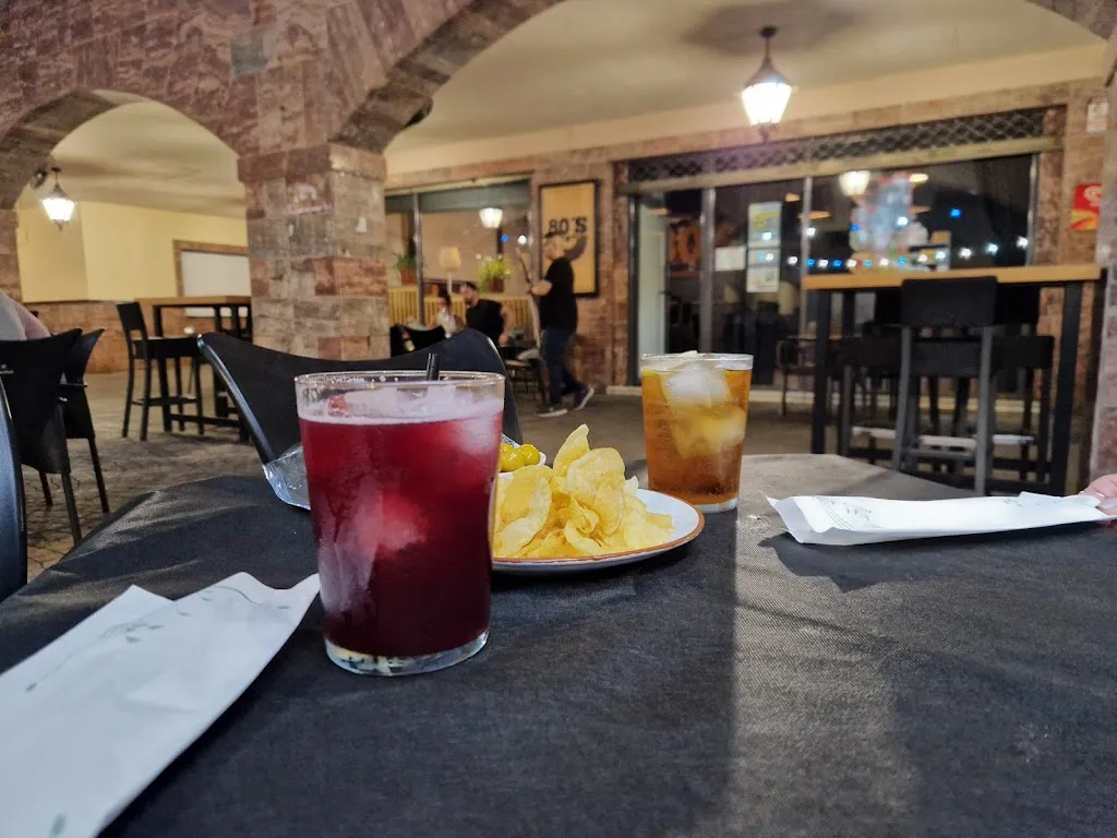 80´S TAPAS & MUSIC BAR_Huércal-Overa_slider_image_1