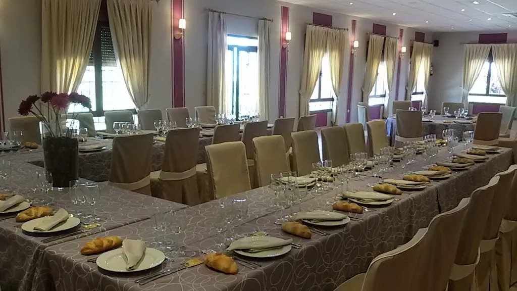 Bodegas Bañustes restaurant in Fuensalida