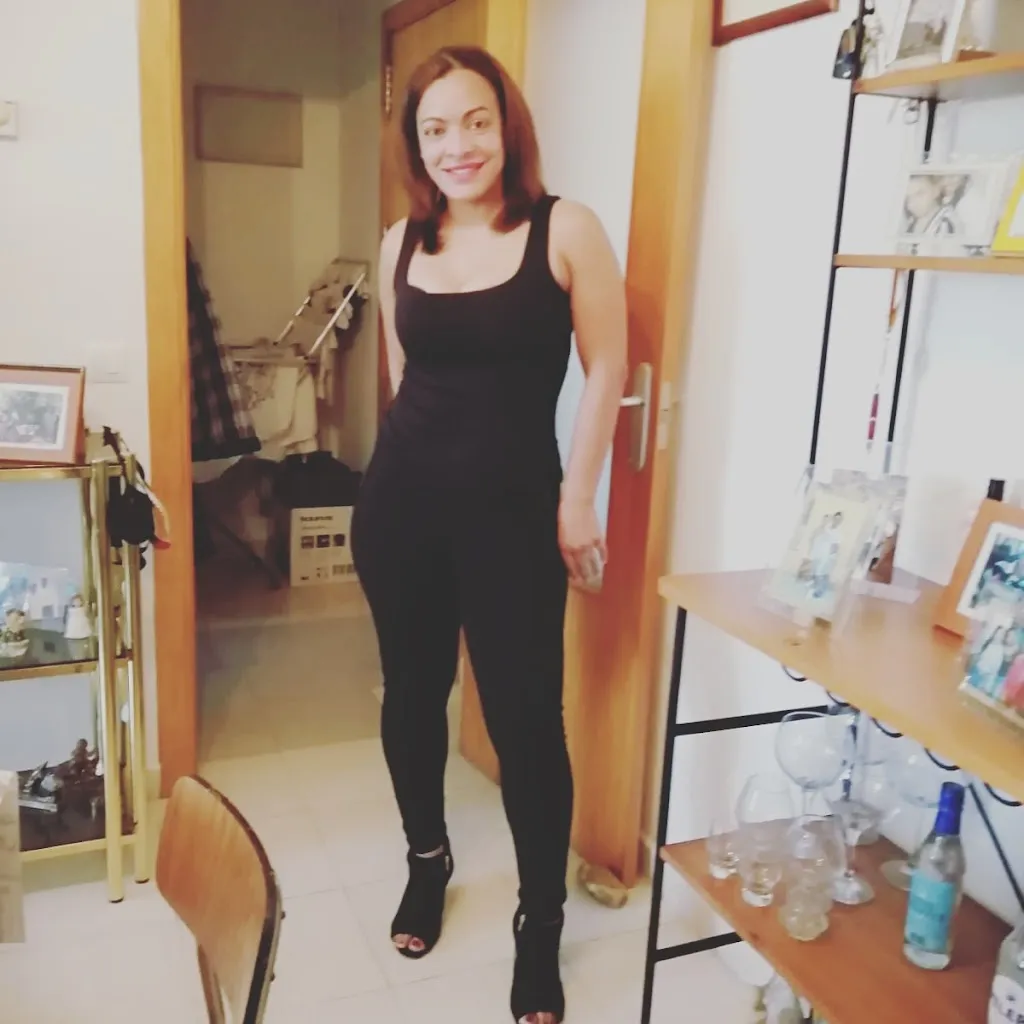 Mayra Lopez_Harry's Bar_Fuensalida_review