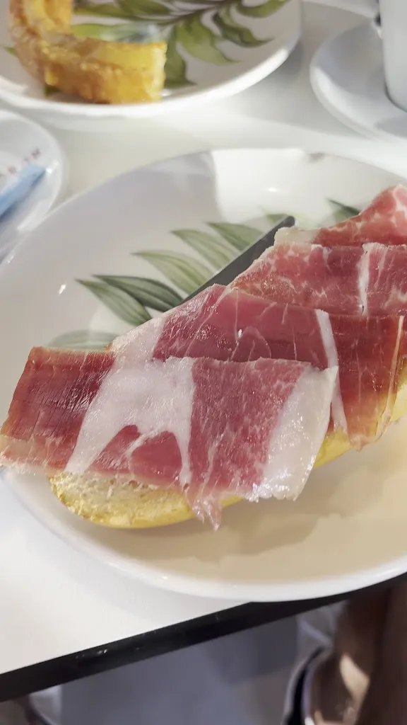 Restaurante La Salamanquilla_Illán de Vacas_slider_image_2