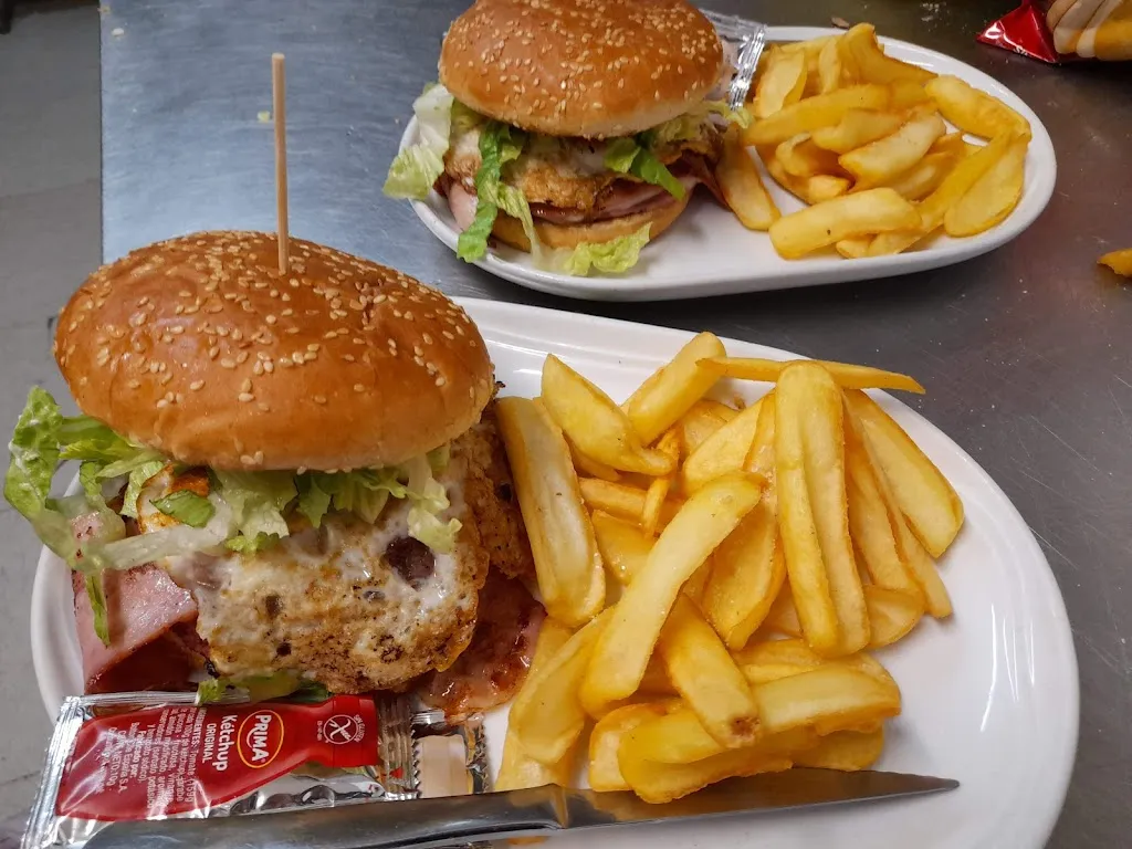 Bar Restaurante El Cazador_Lominchar_slider_image_3